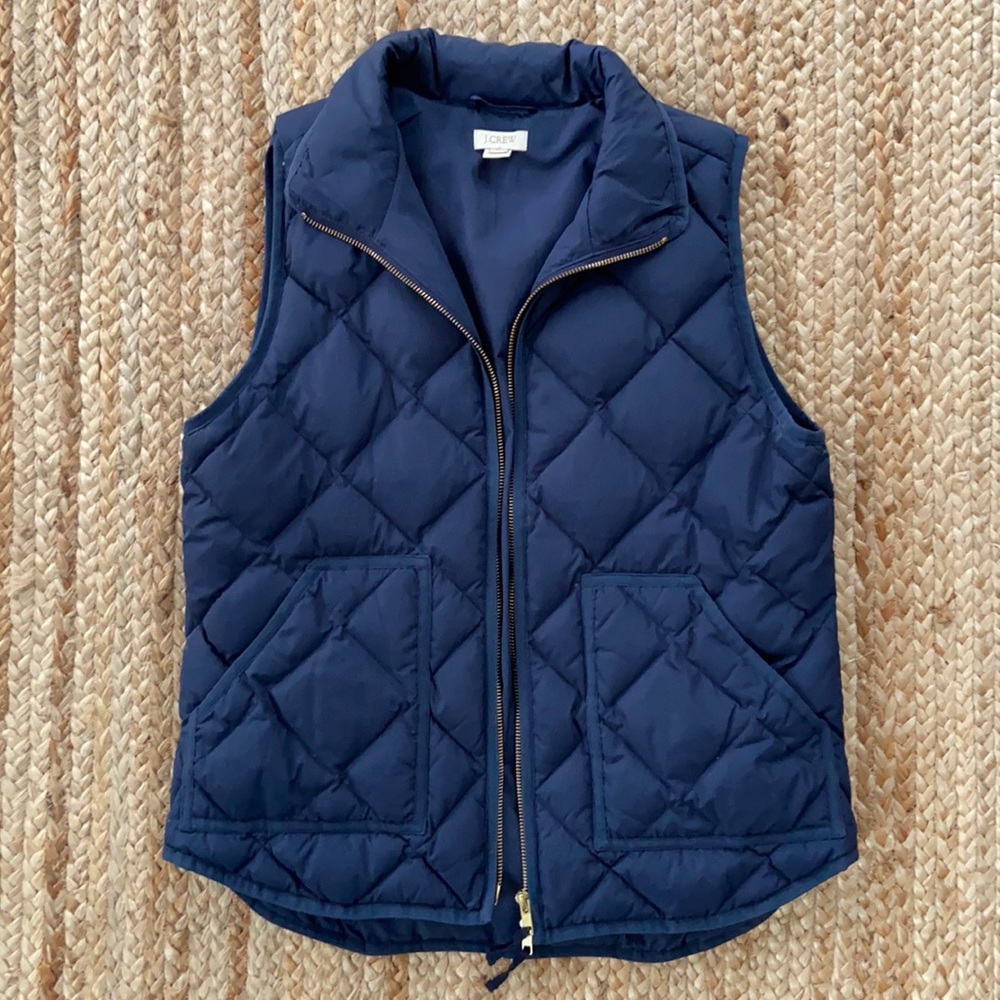 J.Crew navy down vest size Medium EUC